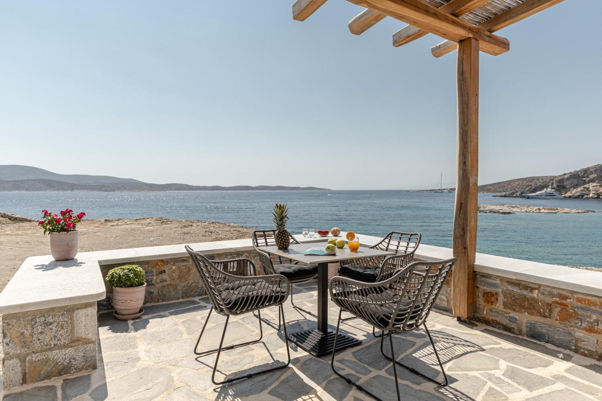 Porto Dema Luxury Suites Đảo Skhoinoussa Ngoại thất bức ảnh
